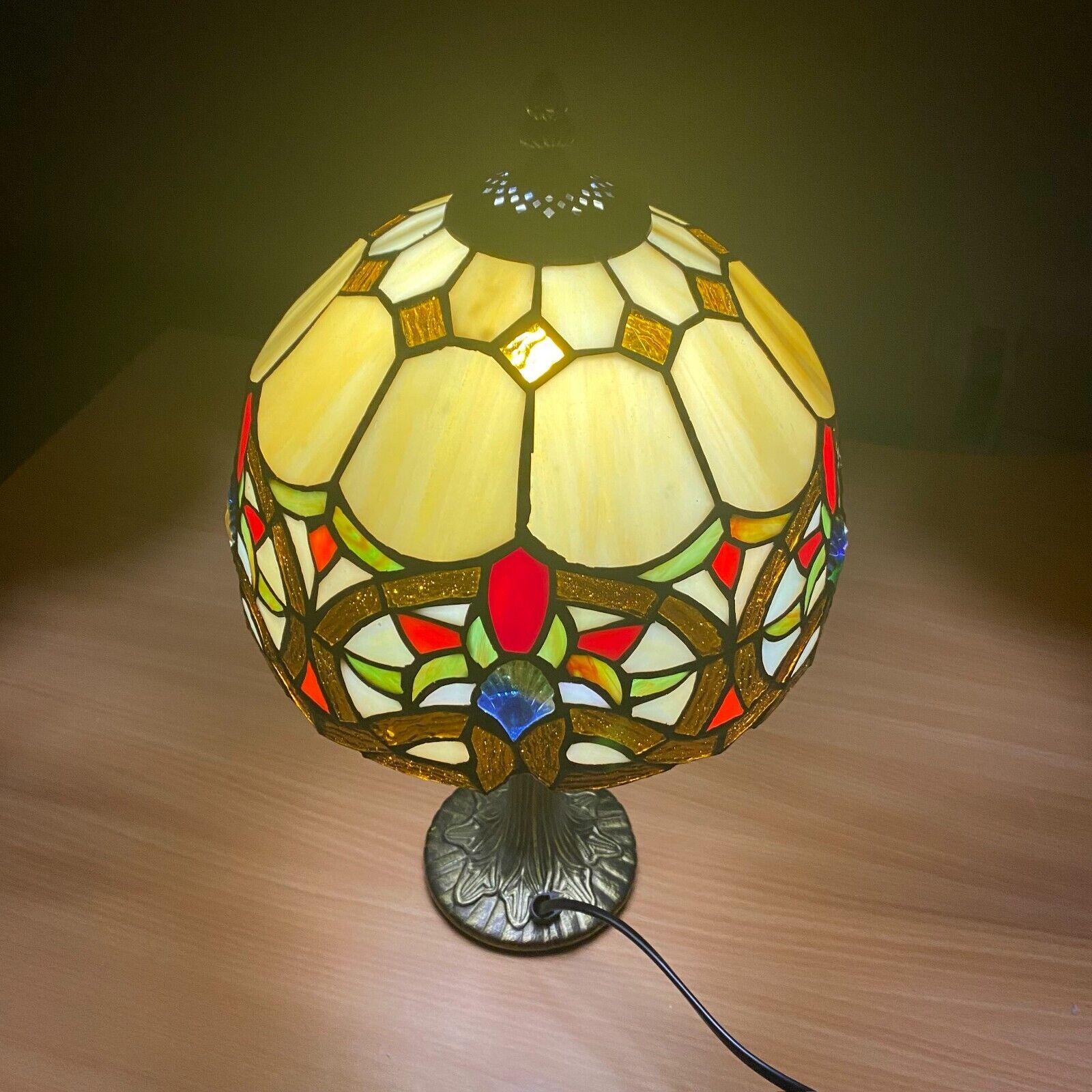 Tiffany Style Table Lamp Handcrafted Art Bedside Light Desk Lamps Stained Glass