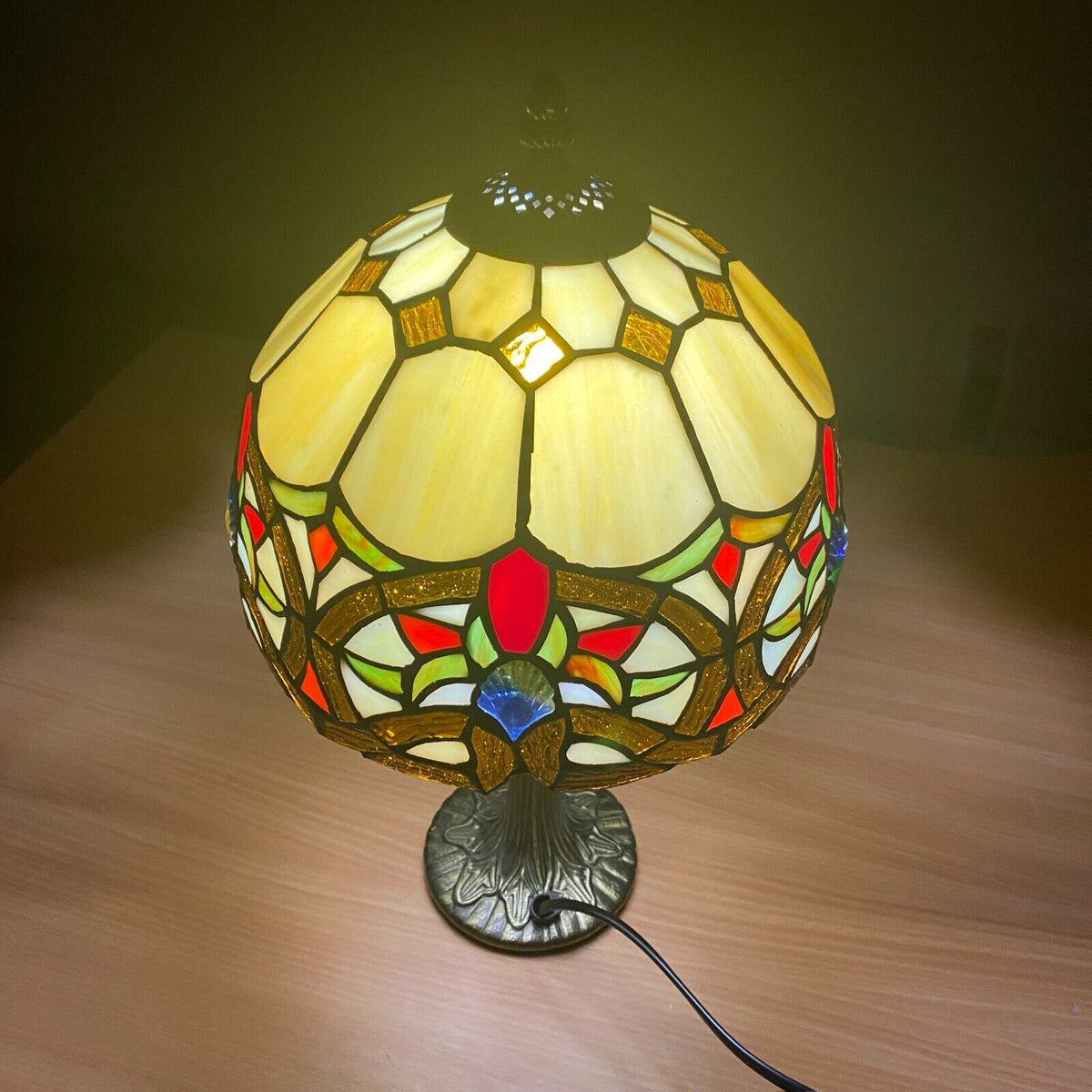 Tiffany Style Table Lamp Handcrafted Art Bedside Light Desk Lamps Stained Glass