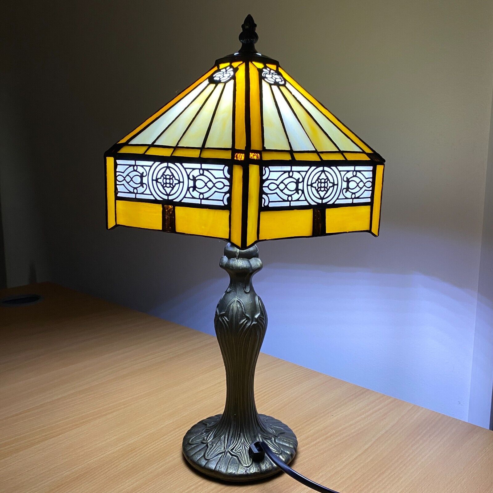 Tiffany Style Table Lamp Yellow Hexagon Handcrafted Multicolor Stained Glass UK