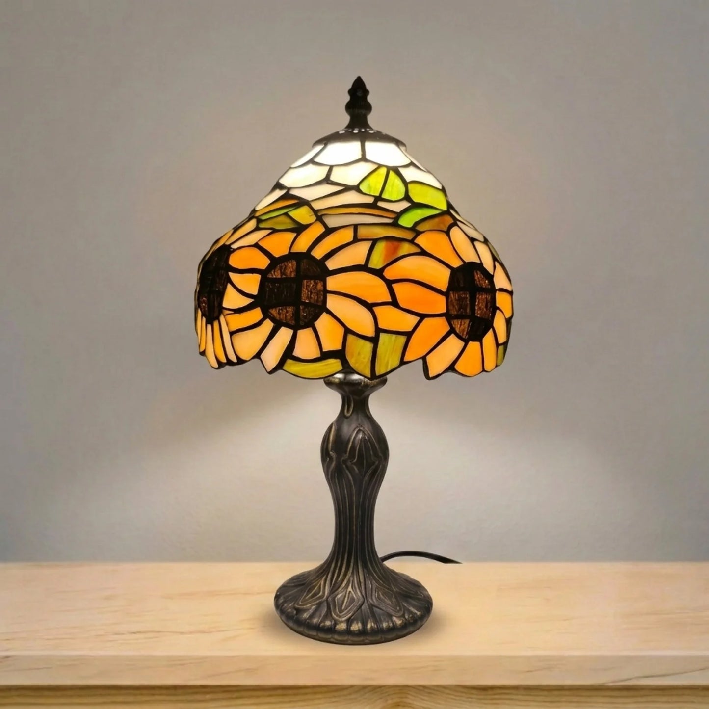 Sunflower Design Tiffany Style Stained Glass 8 Inch Table Lamp